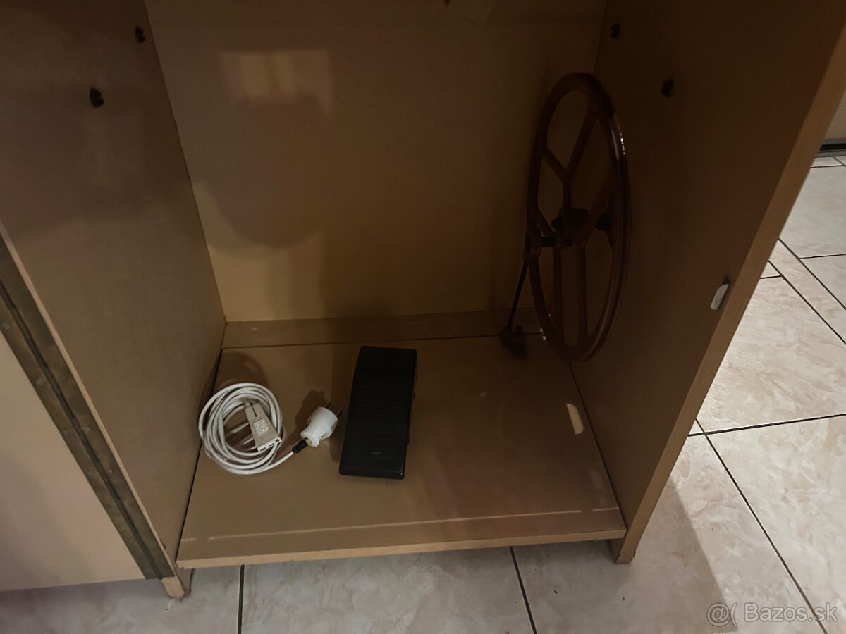 Predám šijaci stroj lucznik 438 - 3