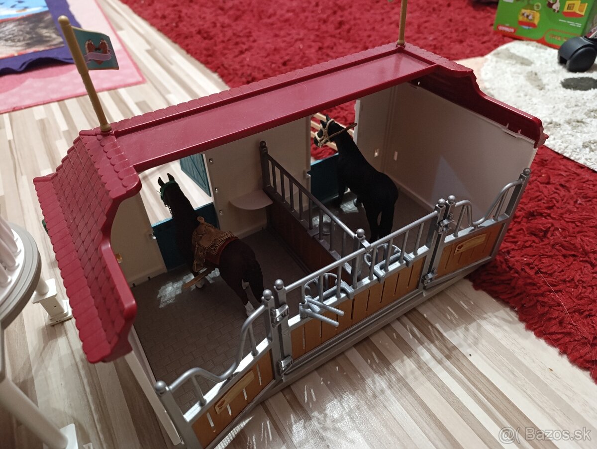 Detský domček so stajňou - 3