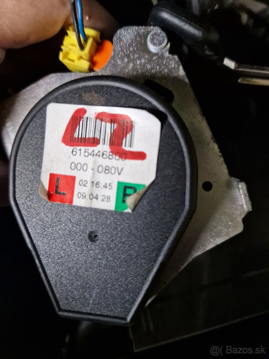 Bezpečnostné pásy Škoda Superb 2 - 3