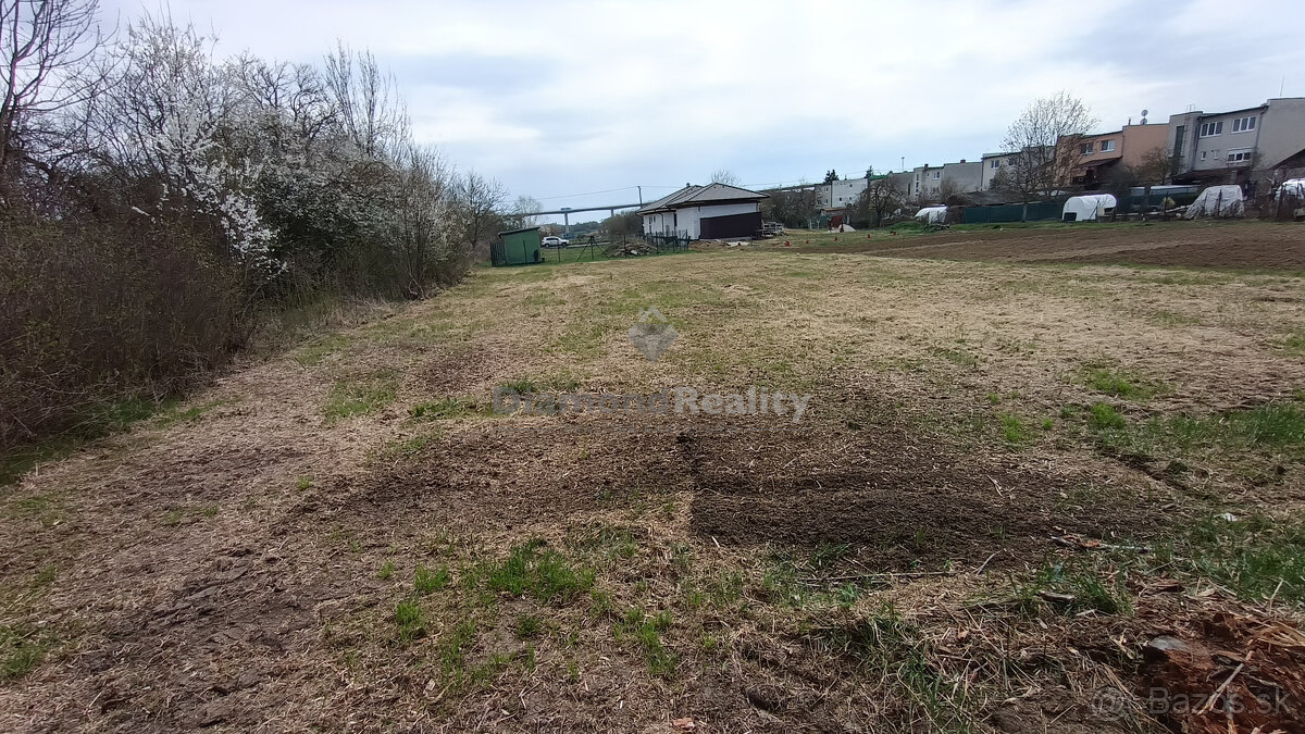 top cenaNa predaj stavebný pozemok v malebnej obci Hosťová - 3