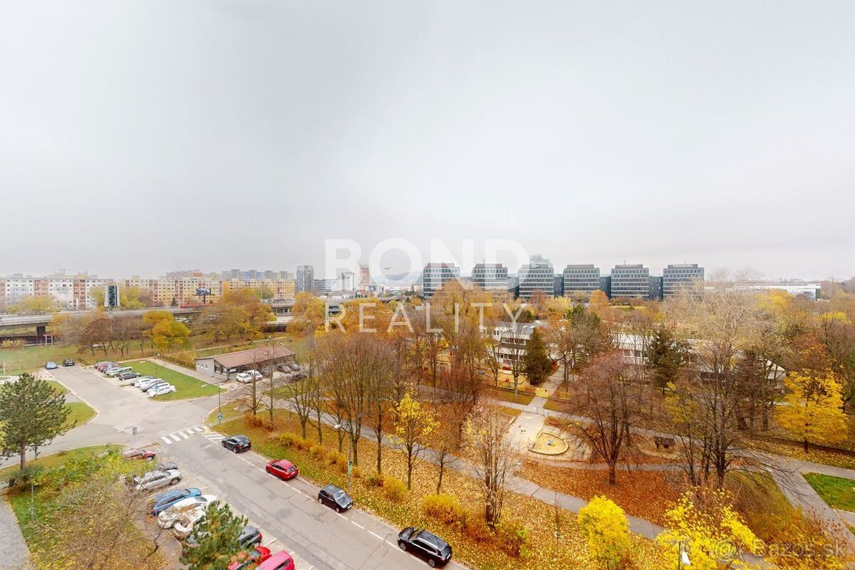 PRIPRAVUJEME, priestranný 4-izbový byt s lodžiou na začiatku - 3