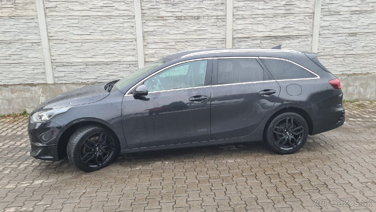 KIA ceed III SW MY 2022 Platinum + - 3