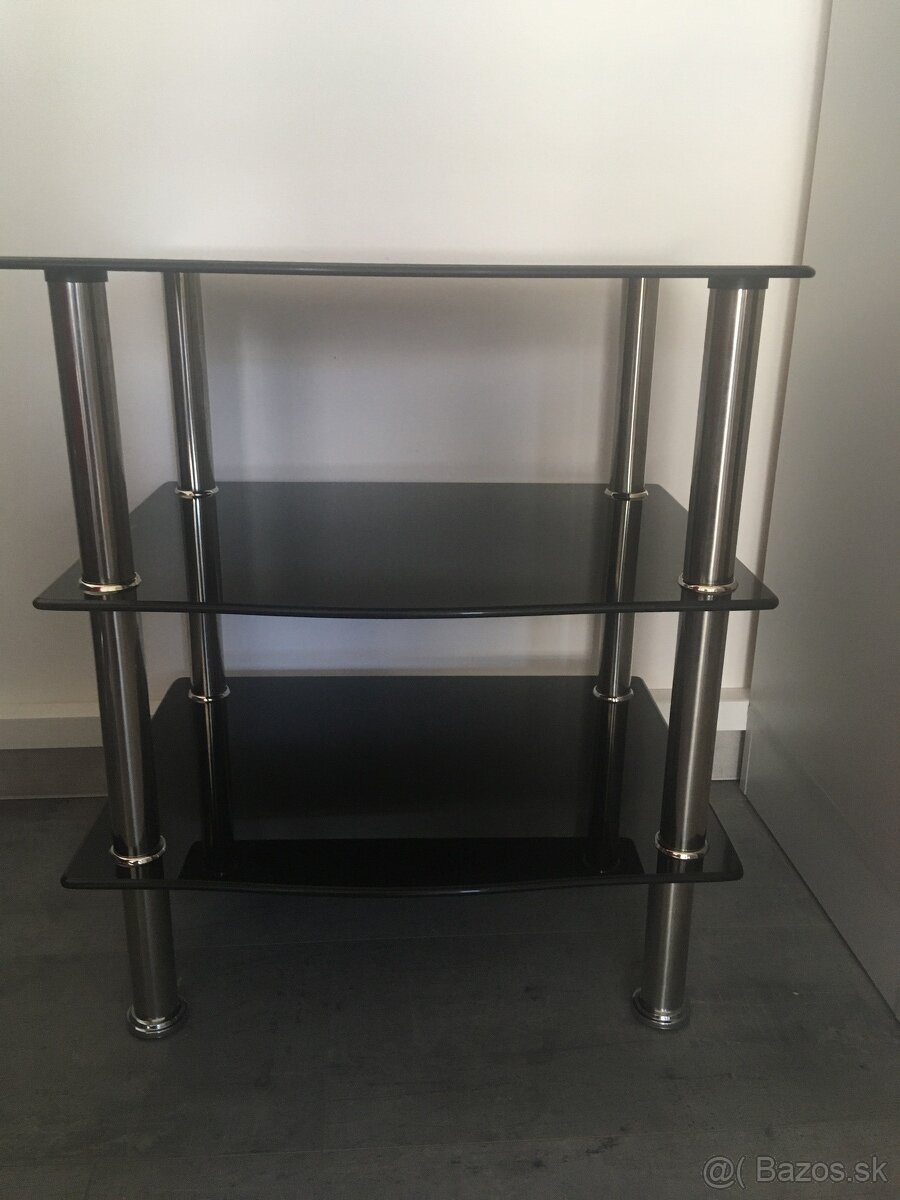 Skleneny TV stolik - 3