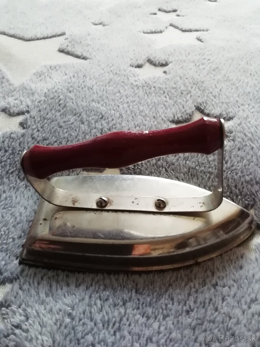 Kniha a pazzl v knihe. - 3