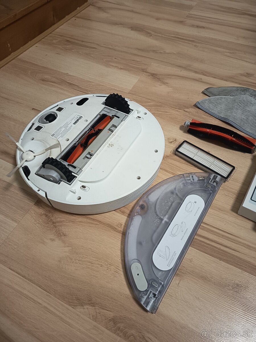 Roboticky vysavac Xiaomi s mopom - 3