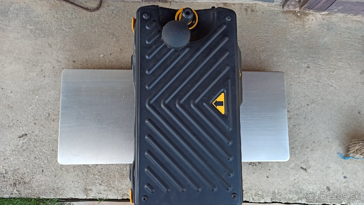 Predám hrúbkovačku - hoblovačku DeWalt DW733 - 3