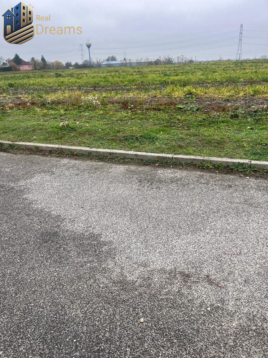 INVESTIČNÝ POZEMOK 33 878 m² – ZAVAR len 5 minút od Trnavy - 3