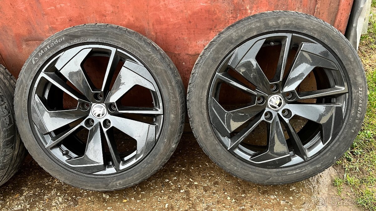 Octavia 4 letná sada 5x112 r18 - 3