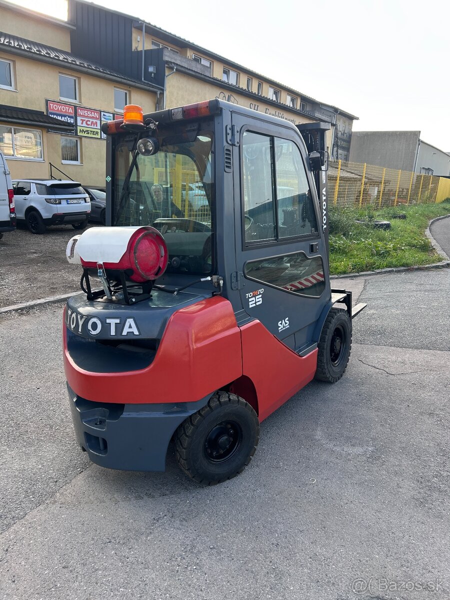 Vysokozdvižný vozík - TOYOTA 02 - 8FGF25 so zárukou - 3