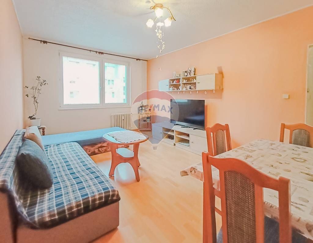 3 izbový byt s balkónom v obľúbenej lokalite na PREDAJ | GAL - 3