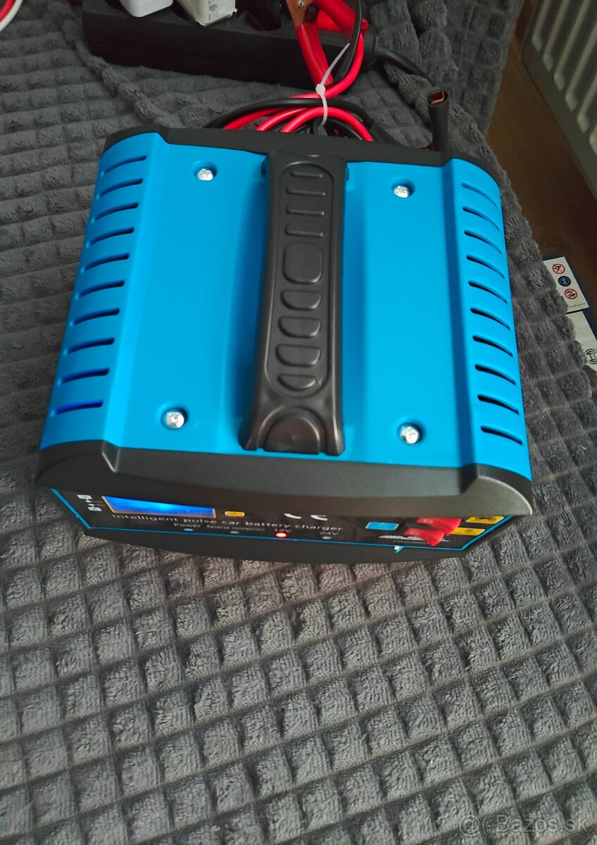Inteligentná autonabijacka 12V /24v 12 amperova - 3