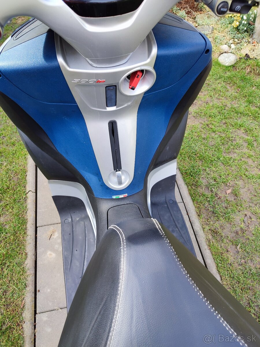 Piaggio MP3 Yourban 300 - 3