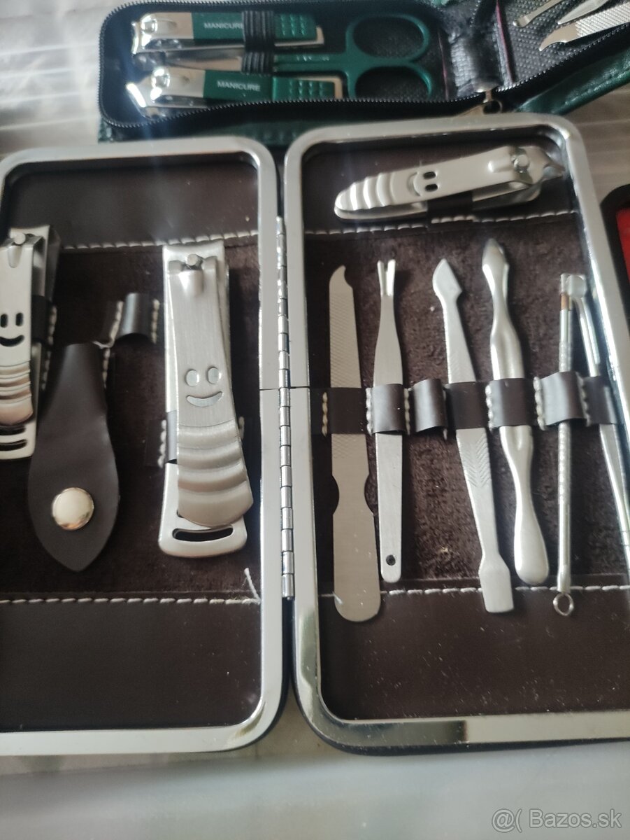 Dámská peněženka a manikúra - 3