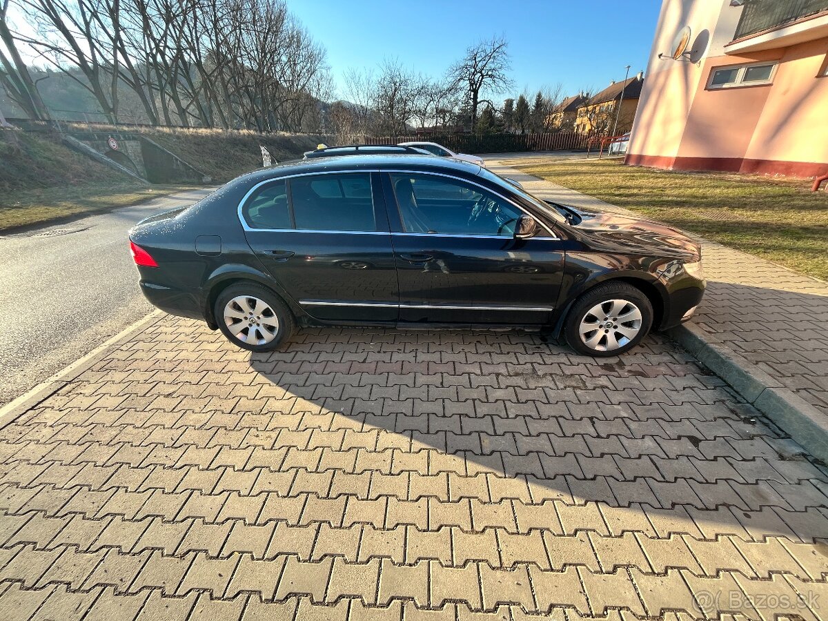 SKODA SUPERB - 3