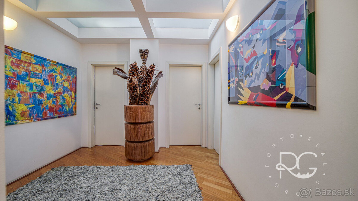 Pôsobivý staromestský byt s veľkou terasou s krásnym výhľado - 3