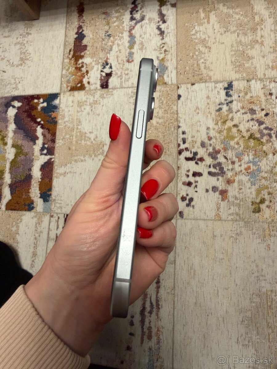 iPhone 15 modrý 128 GB - 3