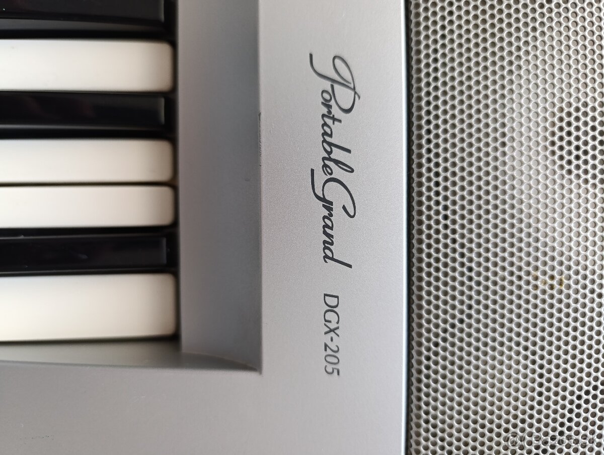 Yamaha dgx205 - 3