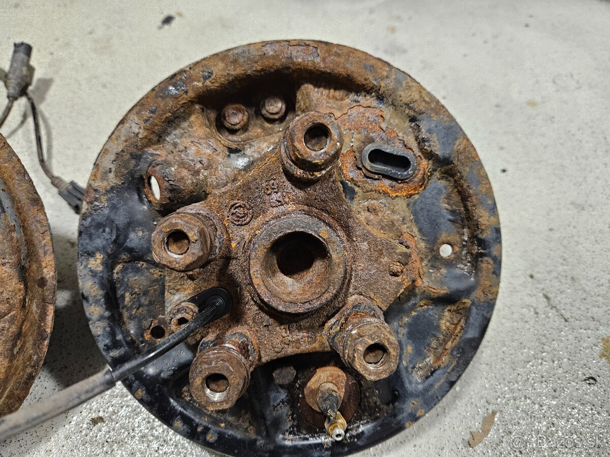 Fiat 500 2007-2015 loziska zadnich kol - 3