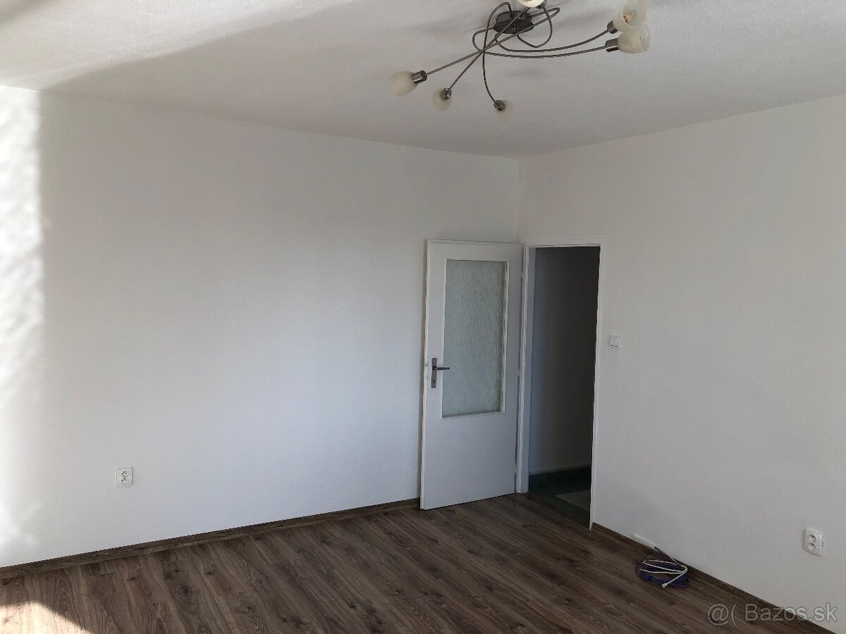 1+1 izbový byt 33 m2 Vihorlatská - 3
