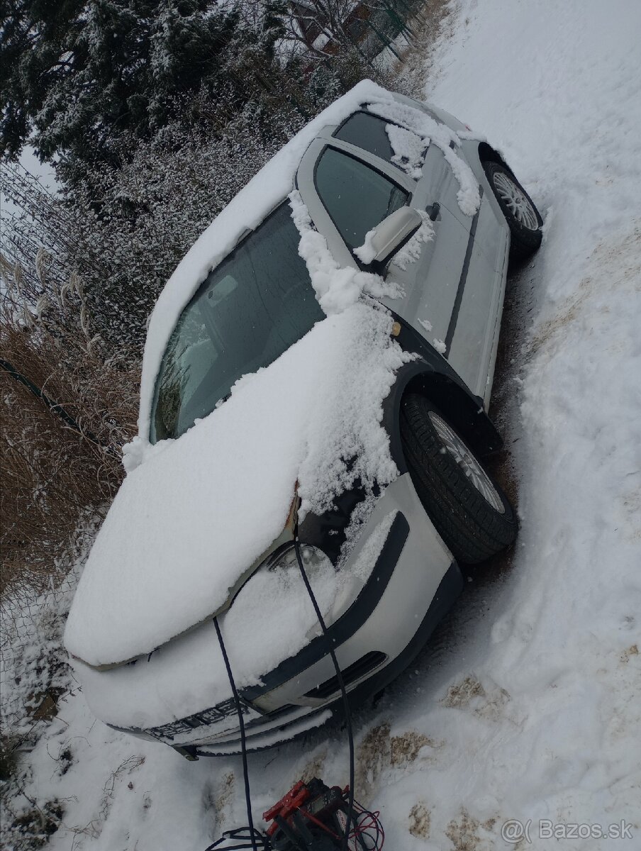 Golf 4 motor 1,4i na náhradné diely alebo v celku za 300 - 3