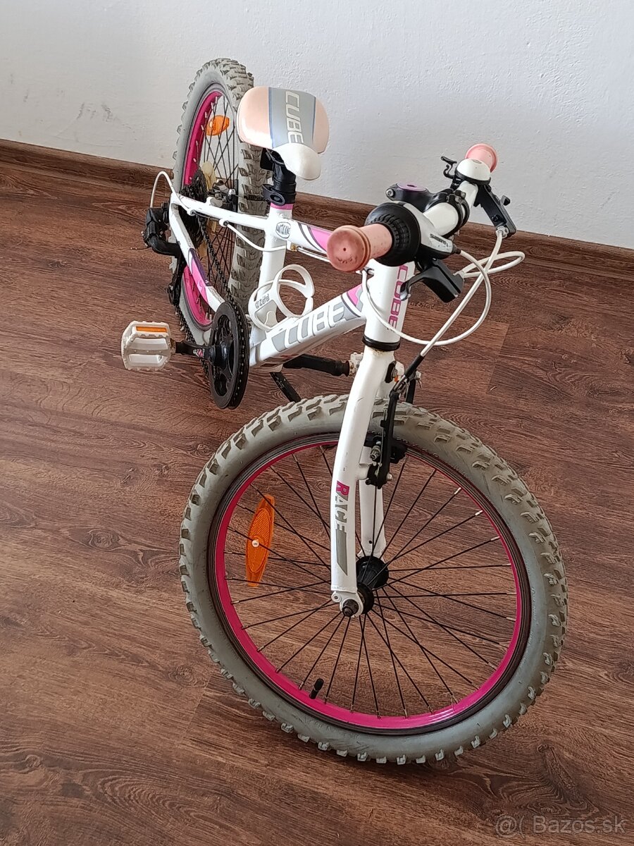 Dievčenský detský bicykel Cube 20 - 3