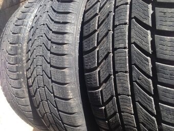Predám zimné 215/55r17 5/6mm - 3