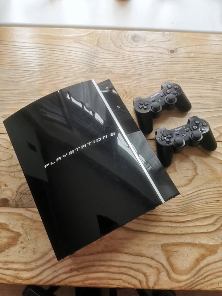 PS3 - Playstation 3 80GB s dvomi ovládačmi - 3