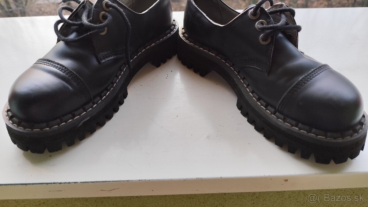 D. D. T. Topanky - 3