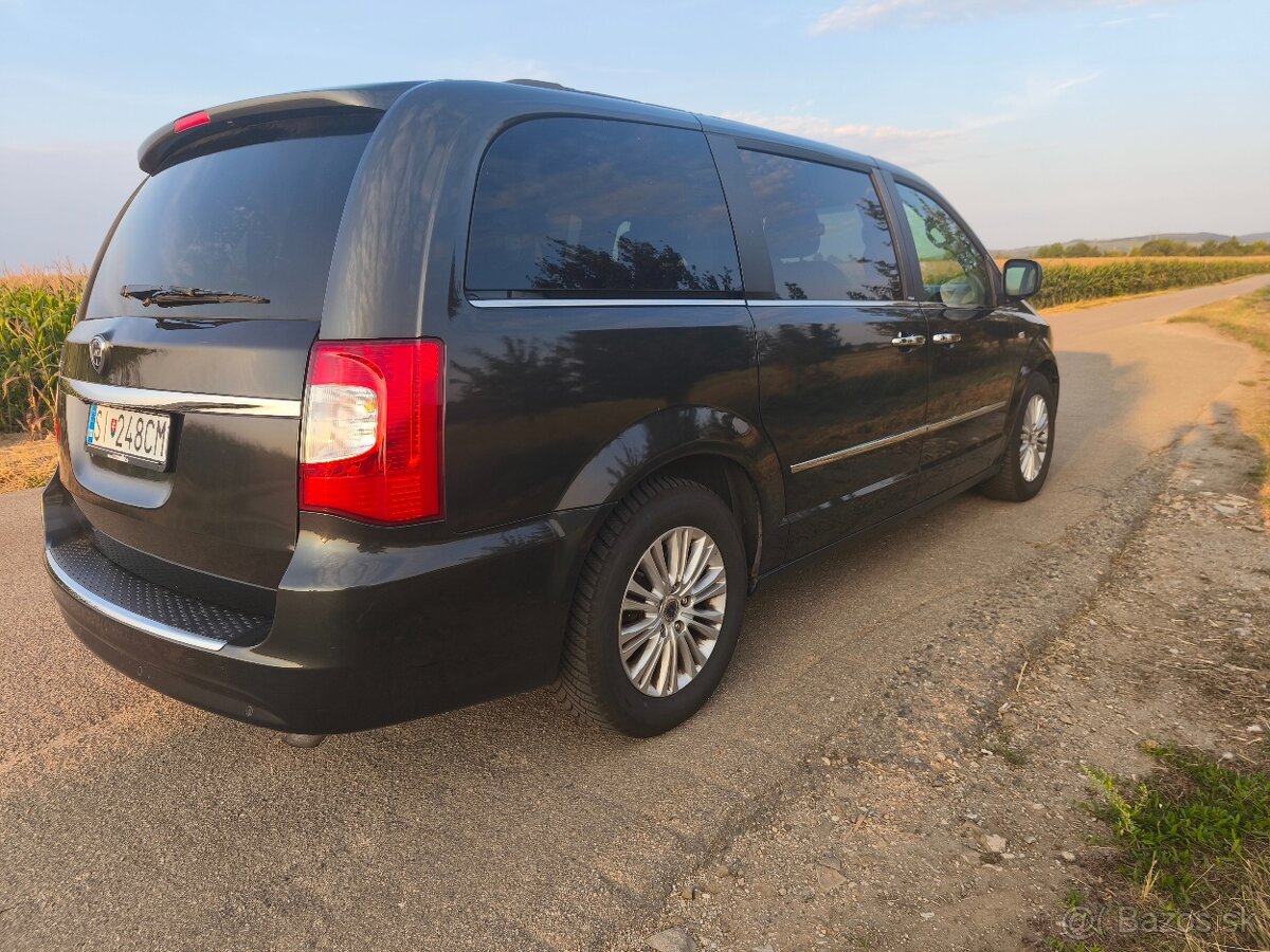 Lancia Voyager 2.8 crdi - 3