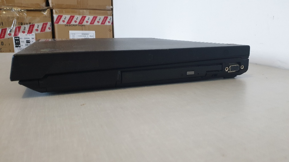 IBM ThinkPad R52 - 3