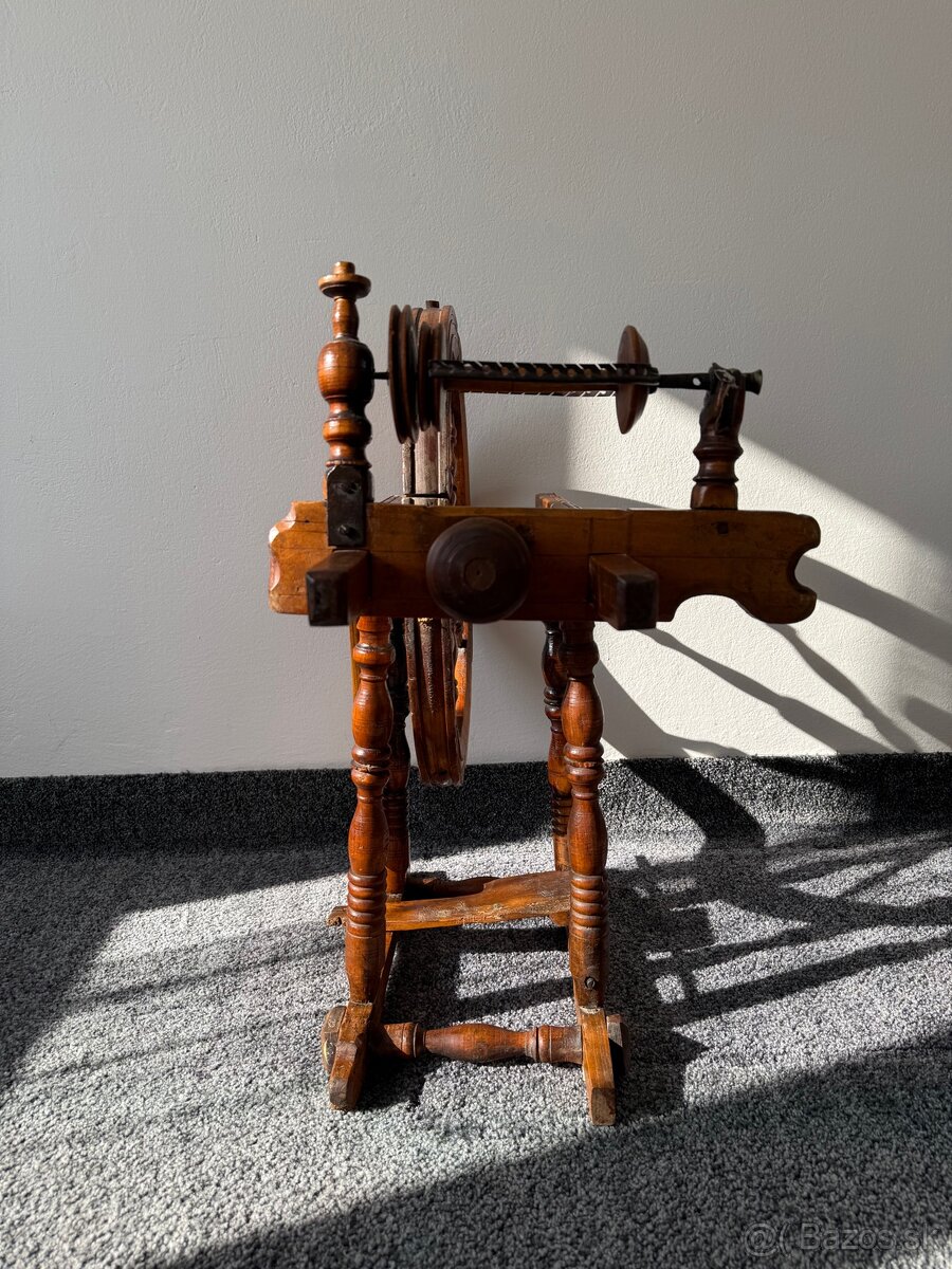 Tradičný drevený kolovrat - 3