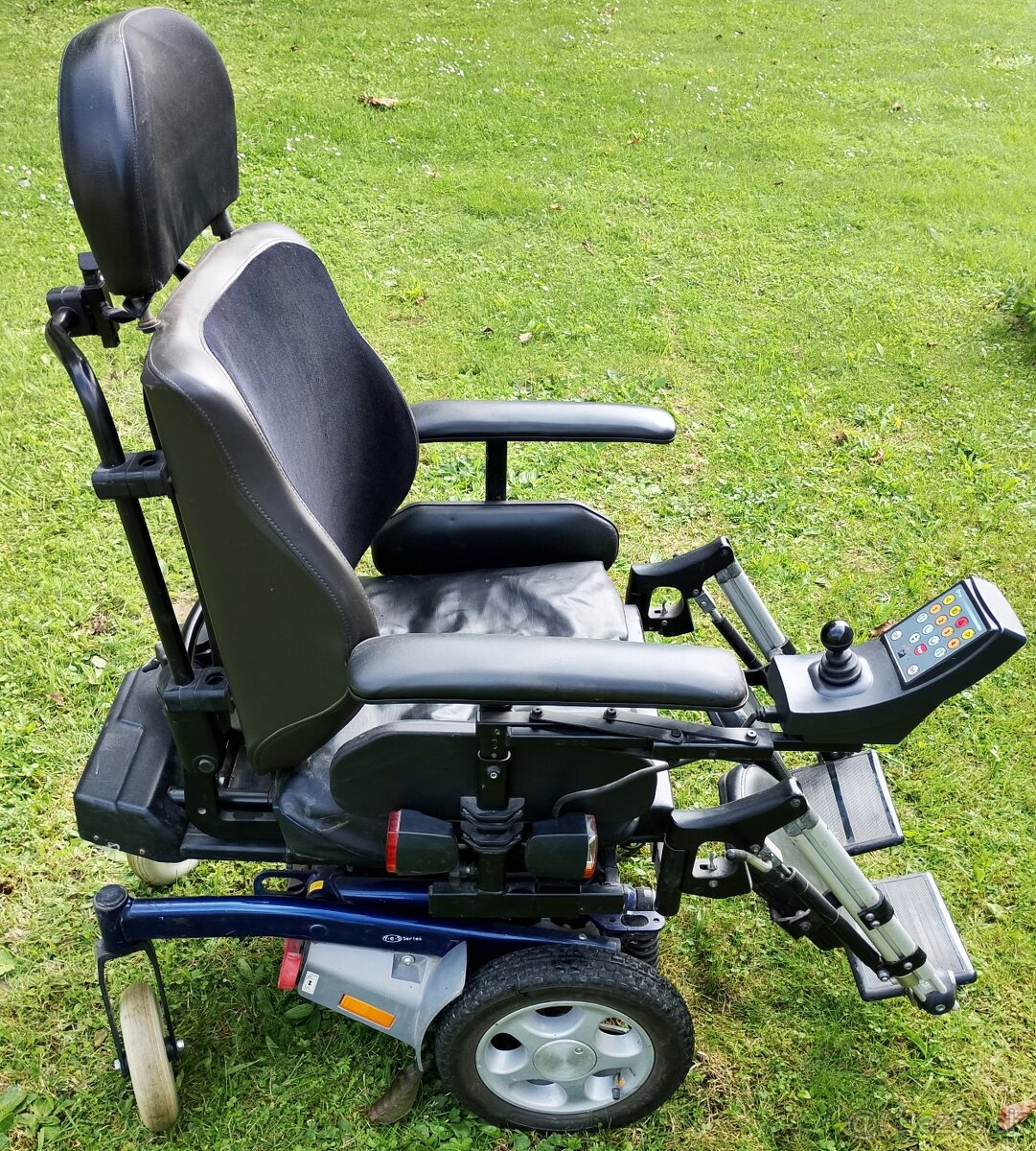 Elektricky invalidný vozík. - 3