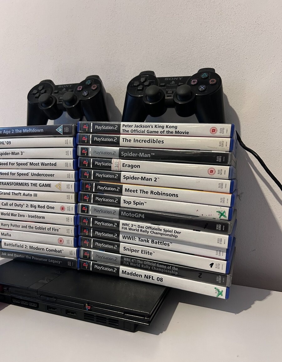 Herná konzola - Sony PlayStation 2 + 2 Ovladače A 26 Hier - 3