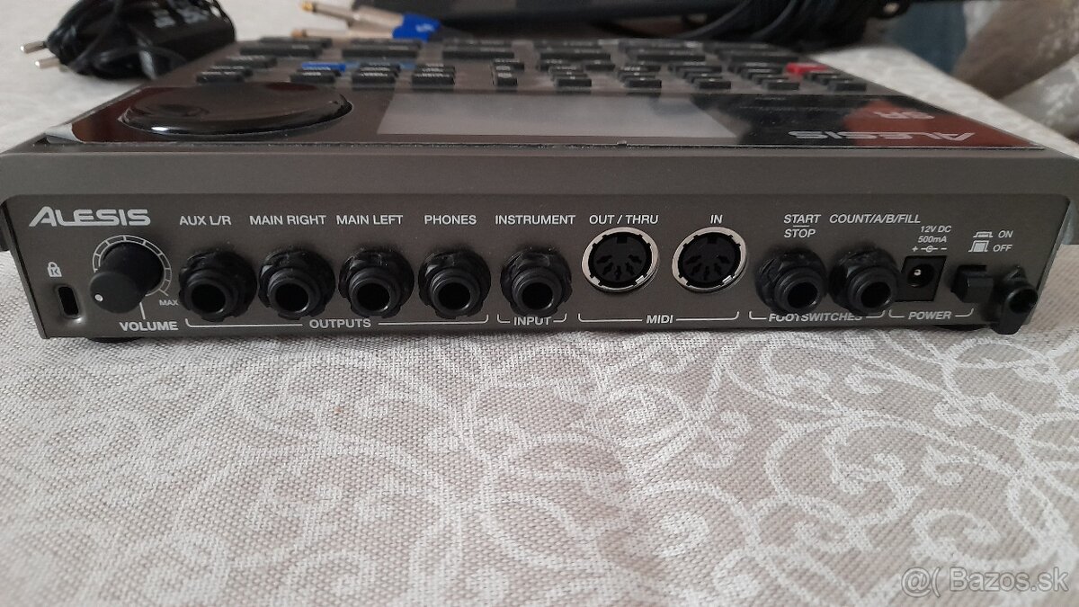 ALESIS SR18 - 3