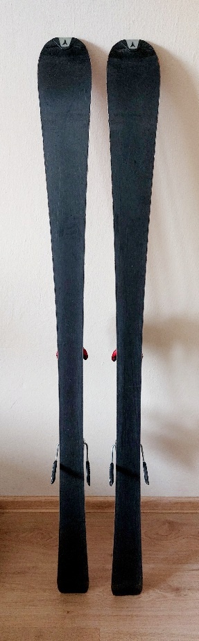 Krásny set lyže 149cm a lyžiarky - 3