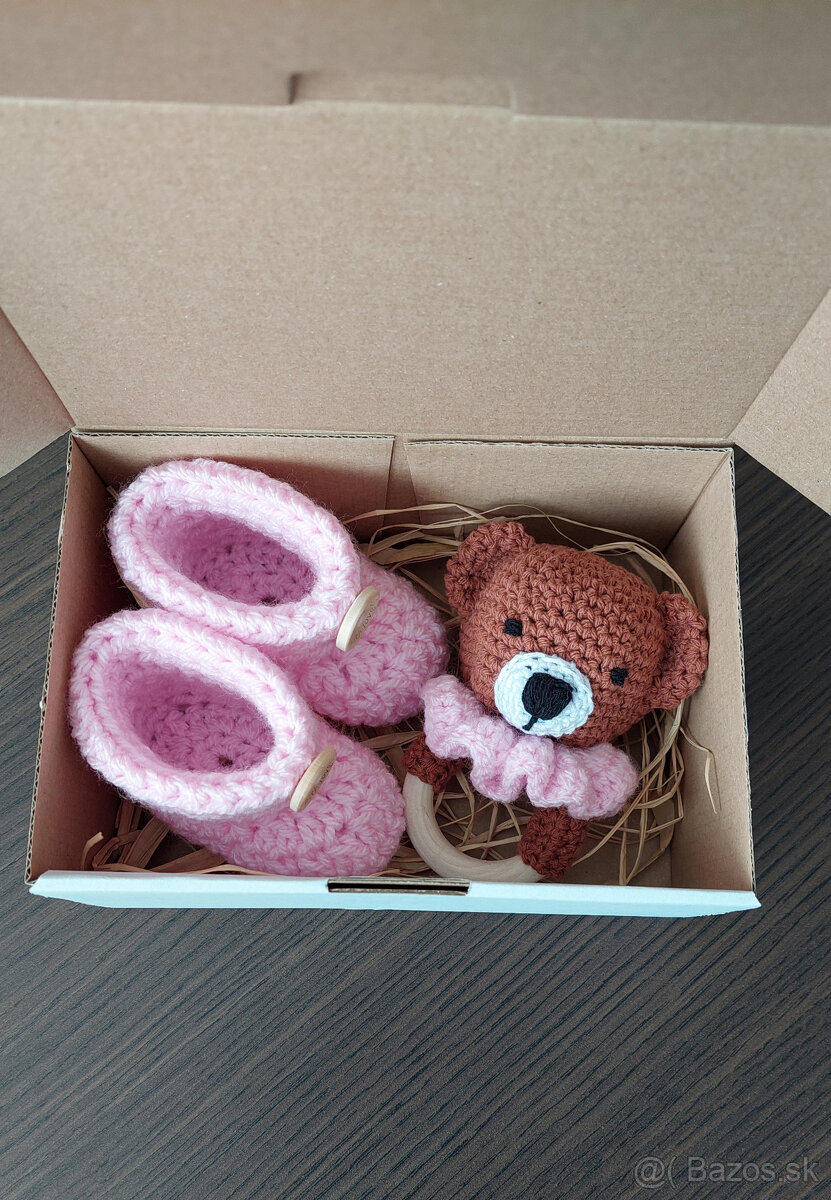 Hackovany set (hryzatko + papucky) – macko 1 - 3