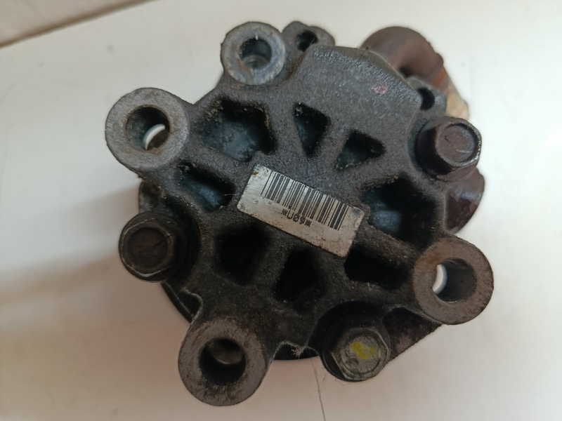 servocerpadlo toyota corolla verso 2,0 85kw 50€ - 3