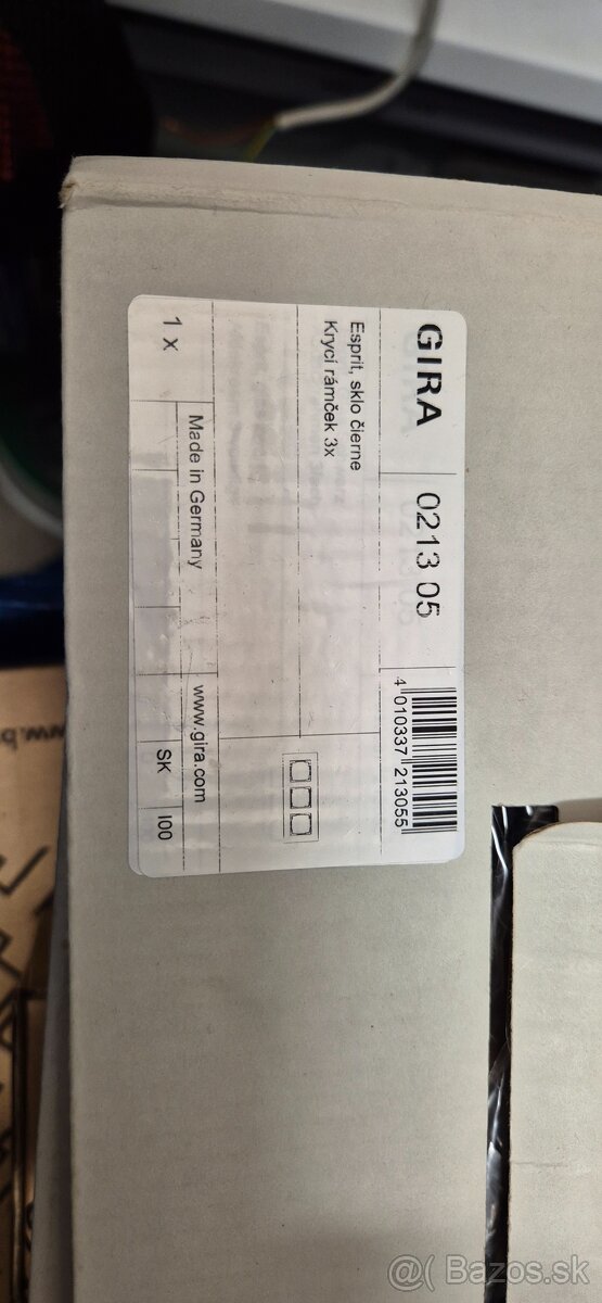 Predám rámčeky a vypínače zn. GIRA - 3