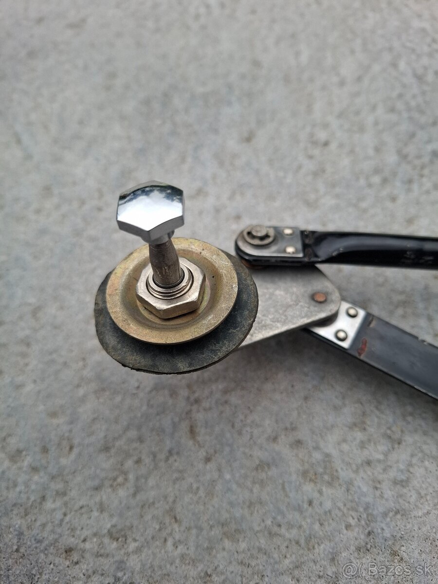 Táhla stěračů Škoda 1203 - 3