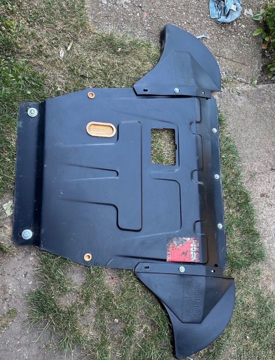 Plech pod motor Ford Focus - 3