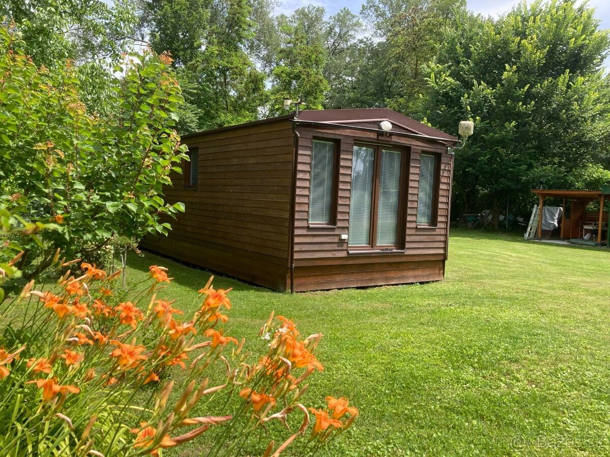 Na predaj pozemok s rekreačnou chalupou - 3