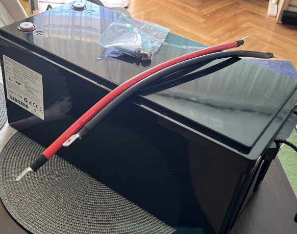 Predám úplne novú batériu lifepo4 12V 200Ah - 3