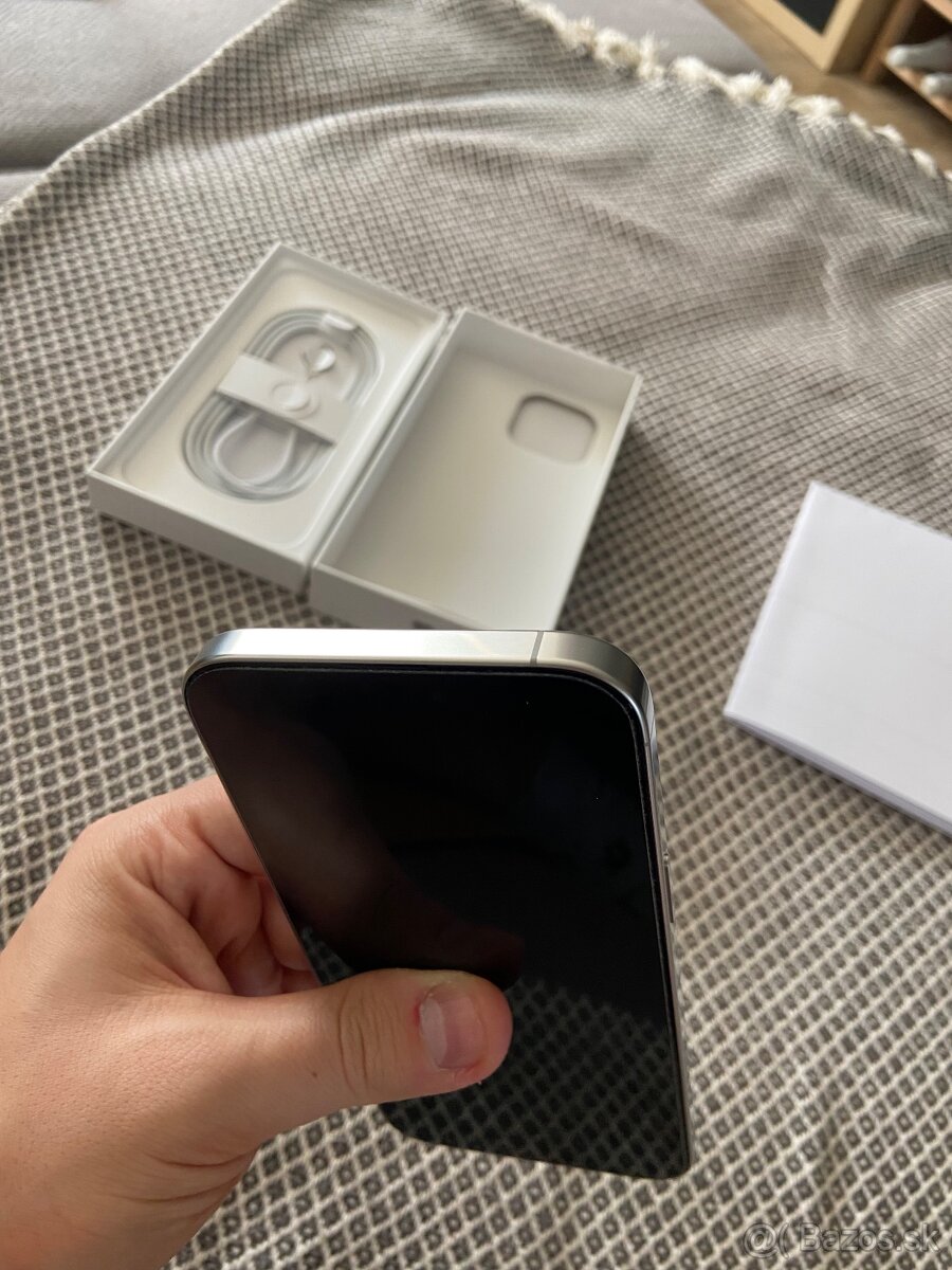 iPhone 16 Pro Max 256GB White Titanium - 3