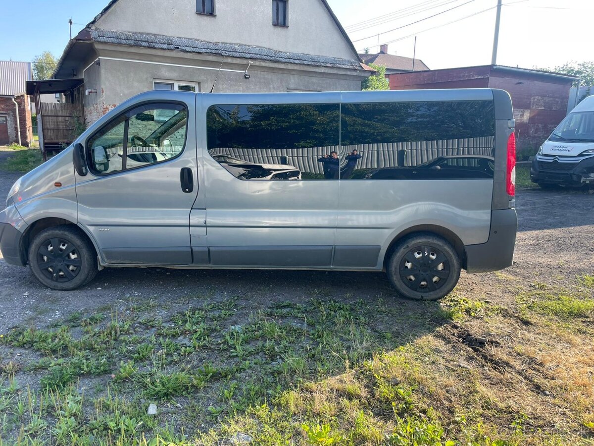 Opel Vivaro 2.0D 84kw, r.2008, 5míst, klima, automat - 3