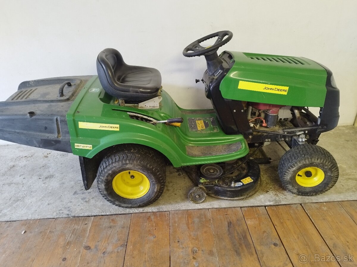 Traktorová kosačka John Deere - 3