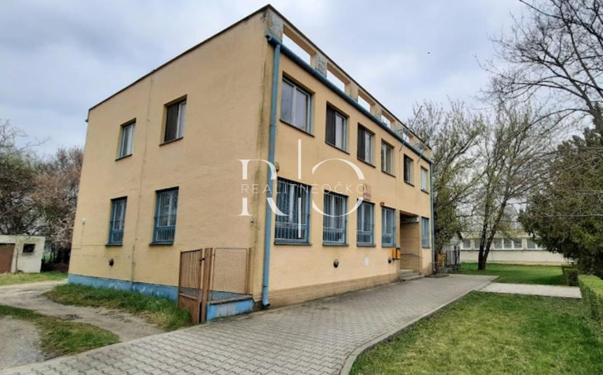Na predaj samostatne stojaca budova - Čiližská Radvaň - 3