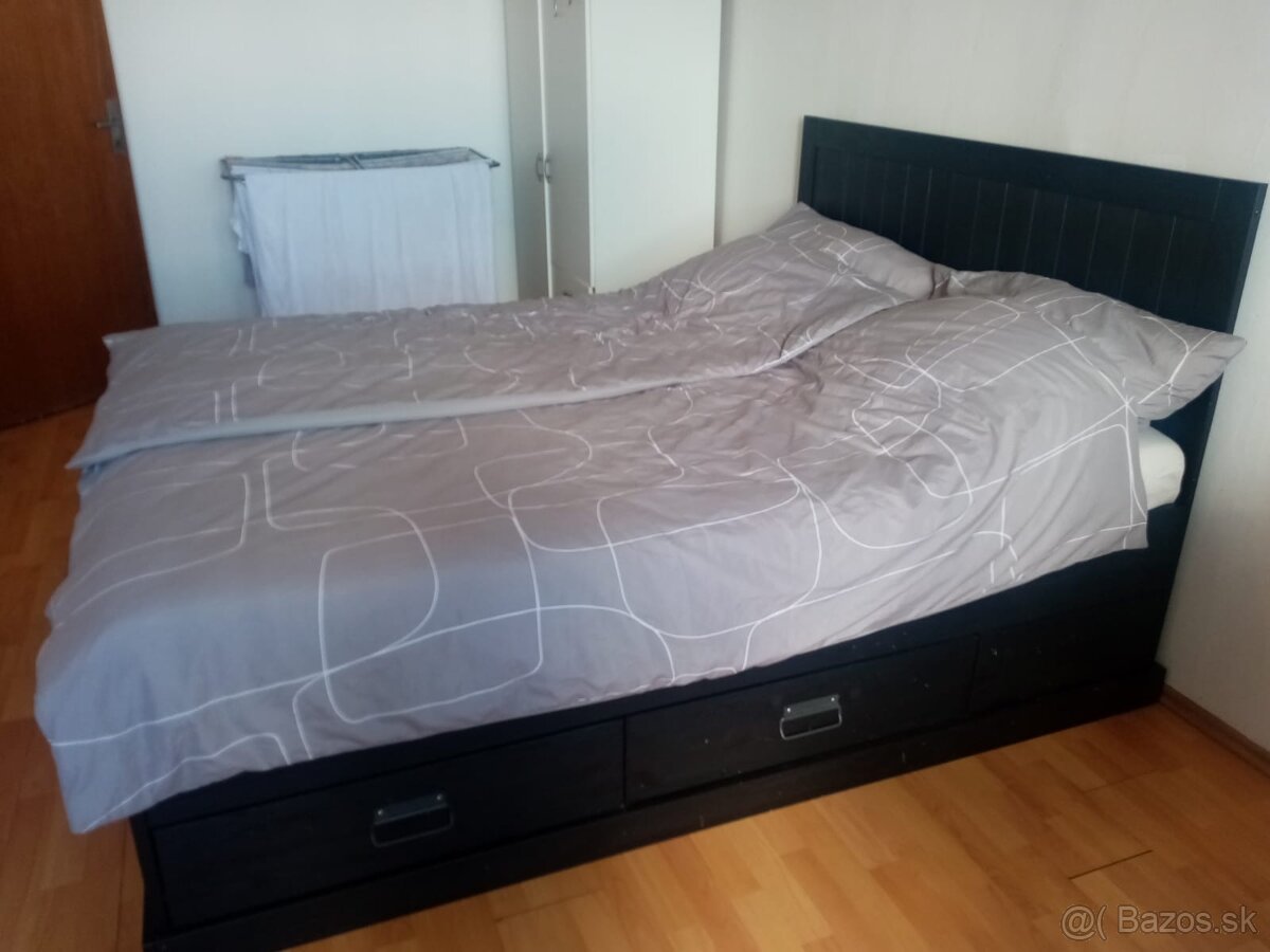 Manželka Postel - 3