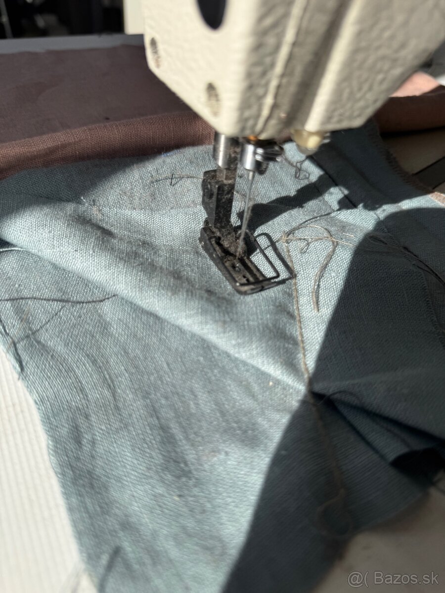 Priemyselný 1 ihl stroj SIRUBA s retiazkovým stehom - 3