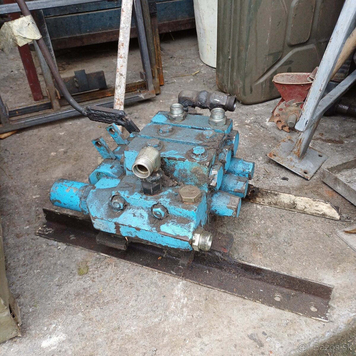 Hydraulický rozvádzač - 3