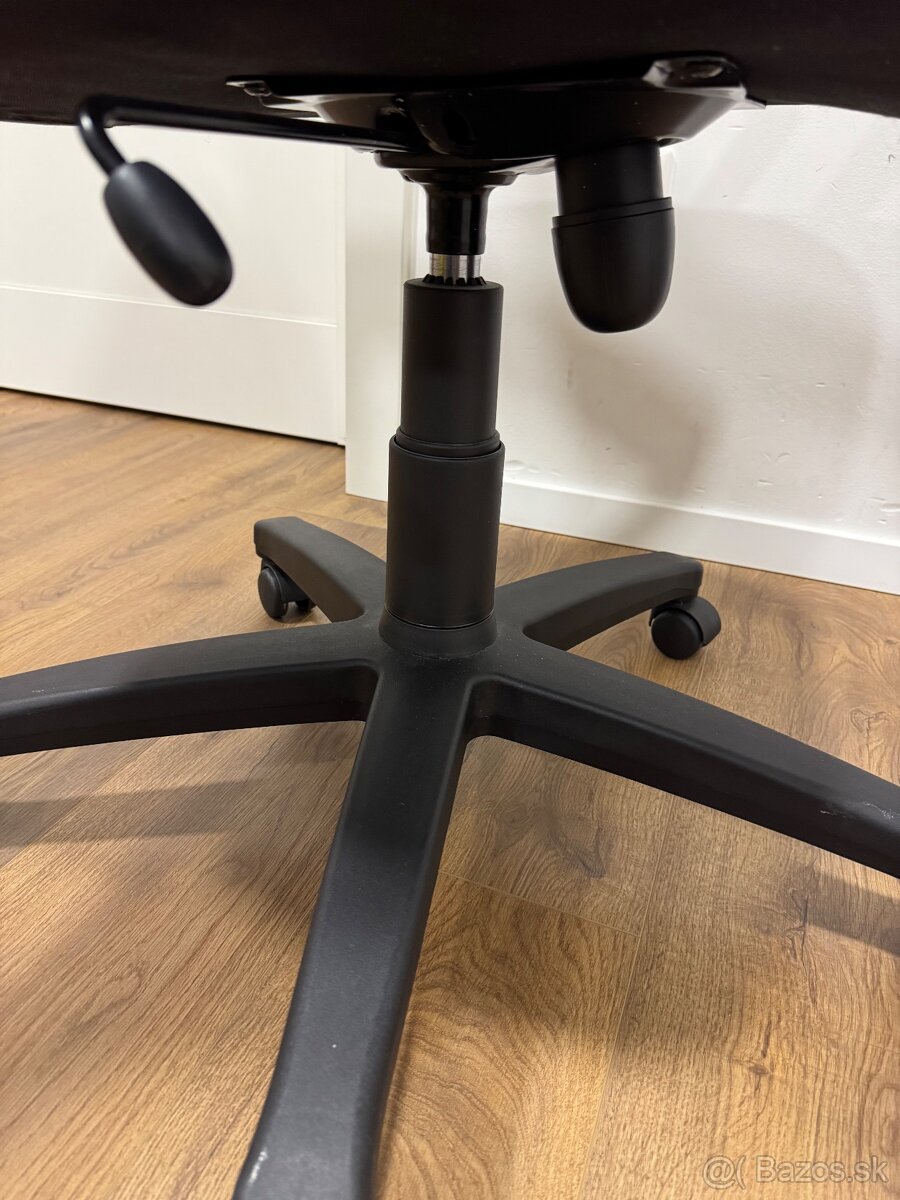 Kancelárske kreslo - 3